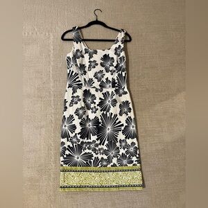 Adrianna Papell Floral navy and White Dress size 8